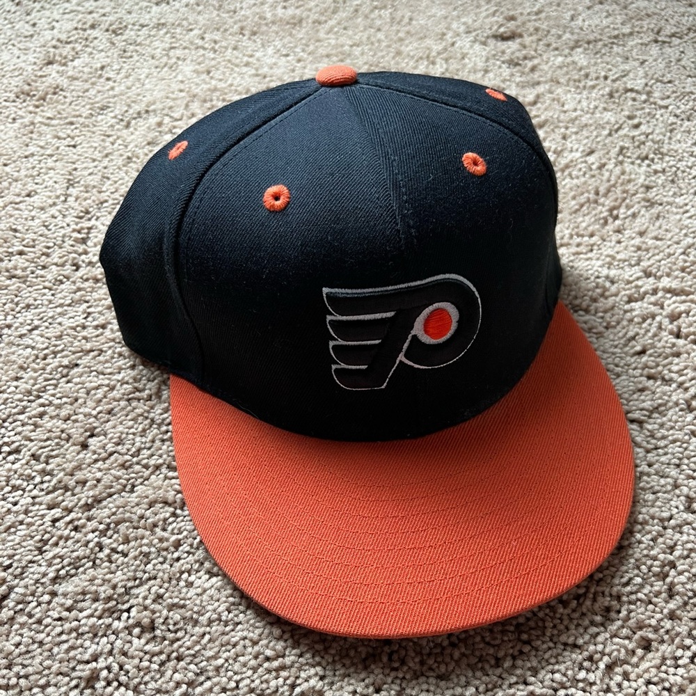 Mitchell & Ness Philadelphia Flyers hat